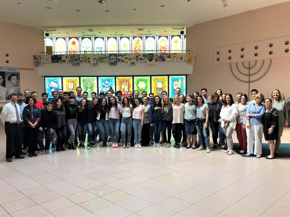 HS Morim Limmud team with Chargé d'affaires David Kostelancik of the US Embassy in Hungary 