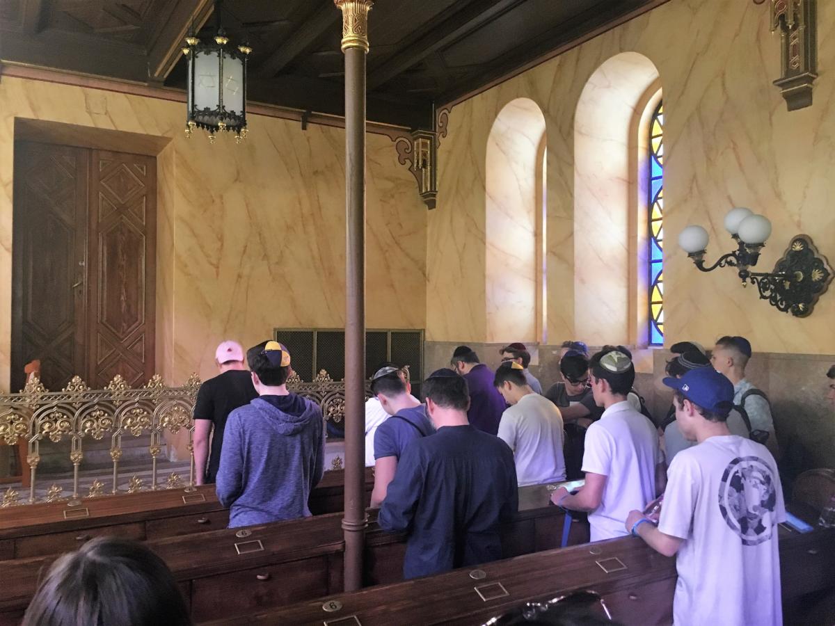 Davening at the Dohany Synagogue