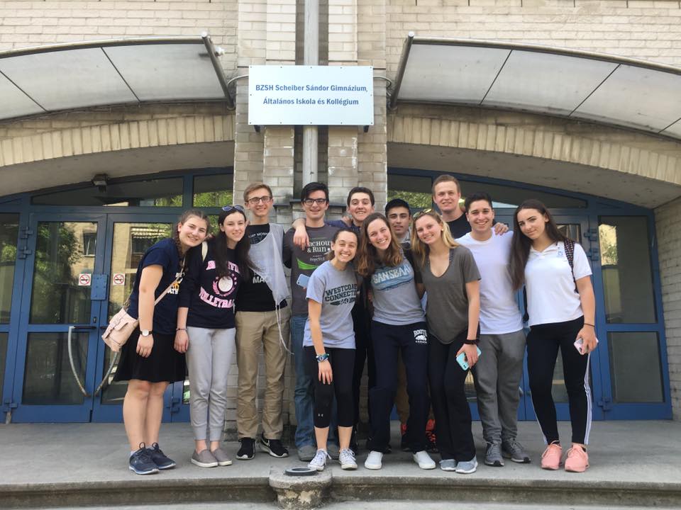 Beth Tfiloh students arriving at Scheiber